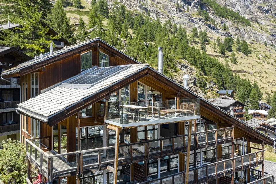Aussergewöhnliches Triplex mit atemberaubender Aussicht – photo 12 sur 12