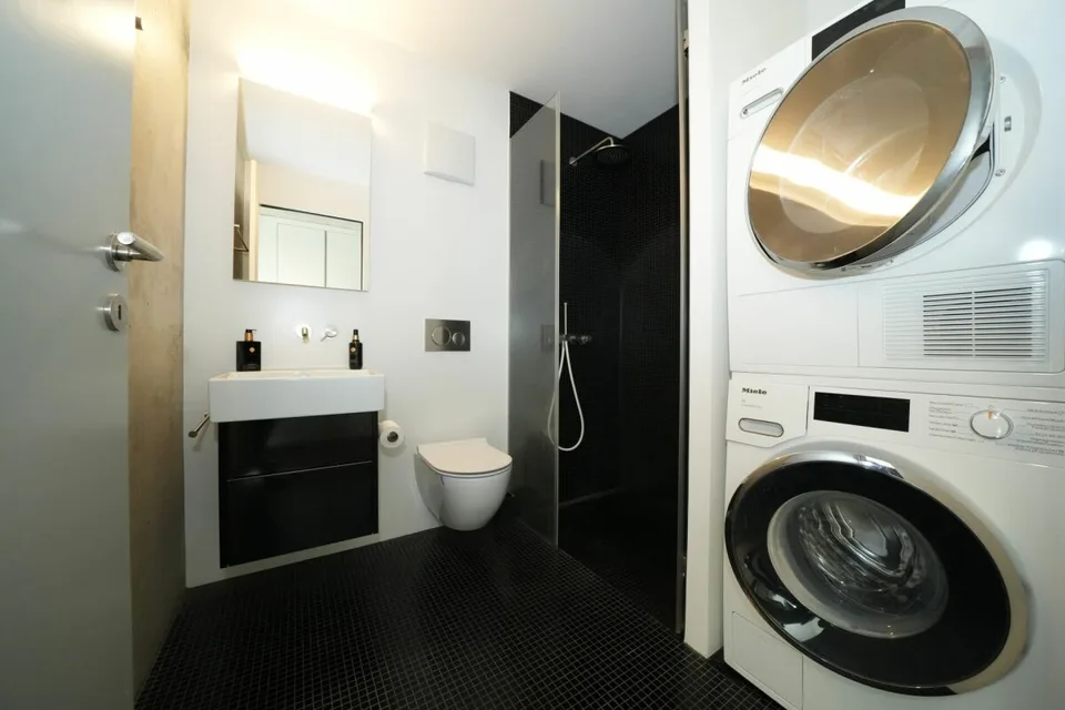 Hochwertige Wohnung an bester Lage mit separatem Büro