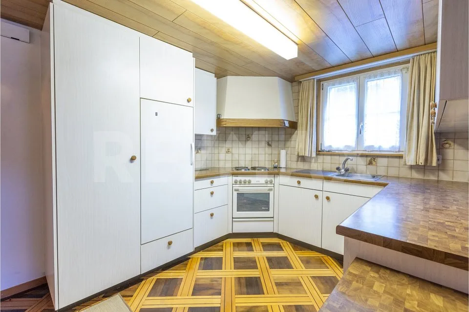 Casa a 2 famiglie, oggetto di rendita, in posizione centrale, 6484 Wassen UR