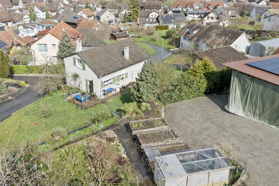 Casa unifamiliare con annesso su un grande terreno con potenziale di sviluppo – foto 12 di 13