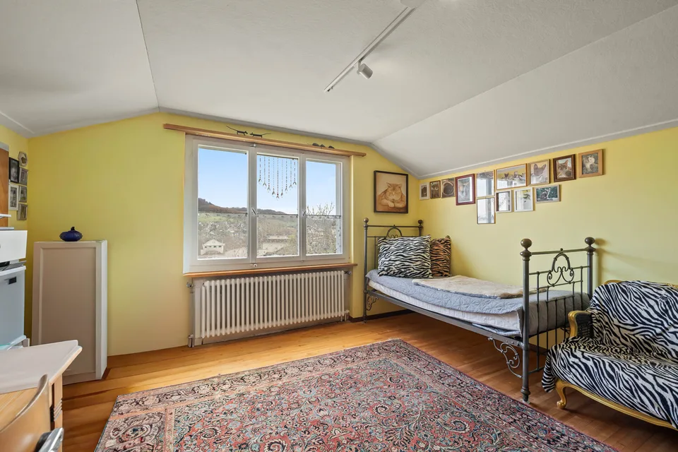 Casa unifamiliare con annesso su un grande terreno con potenziale di sviluppo – foto 8 di 13