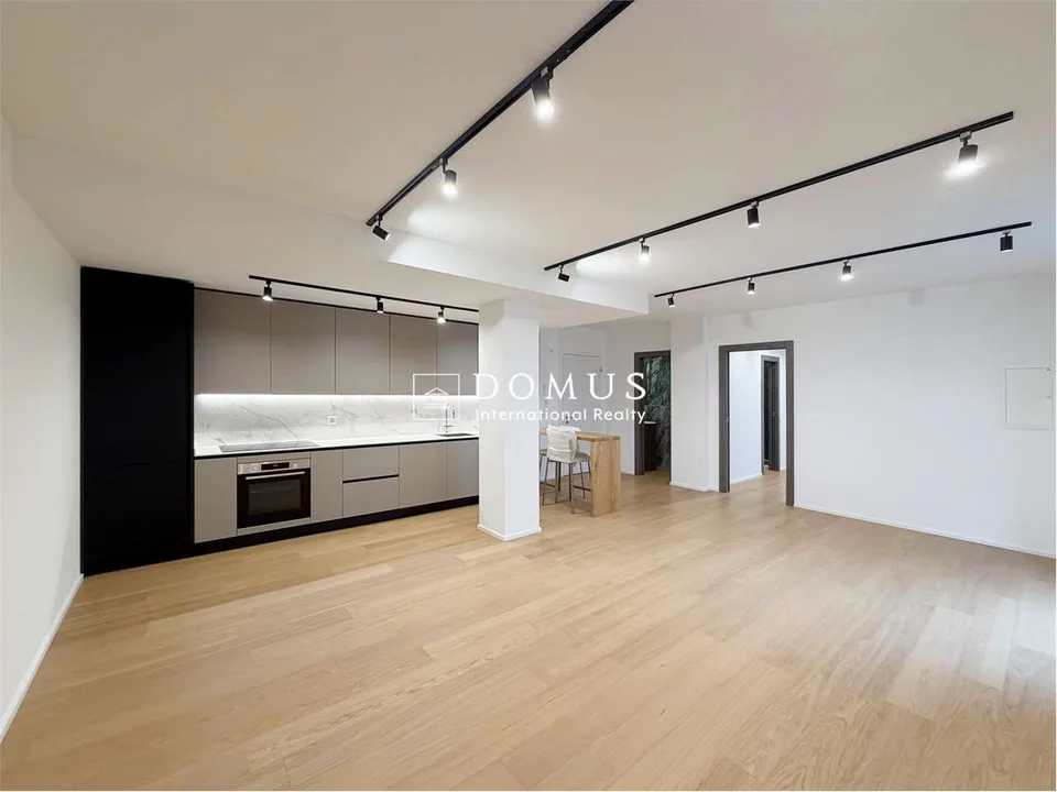 Cassarate: Elegante Appartamento di Prestigio