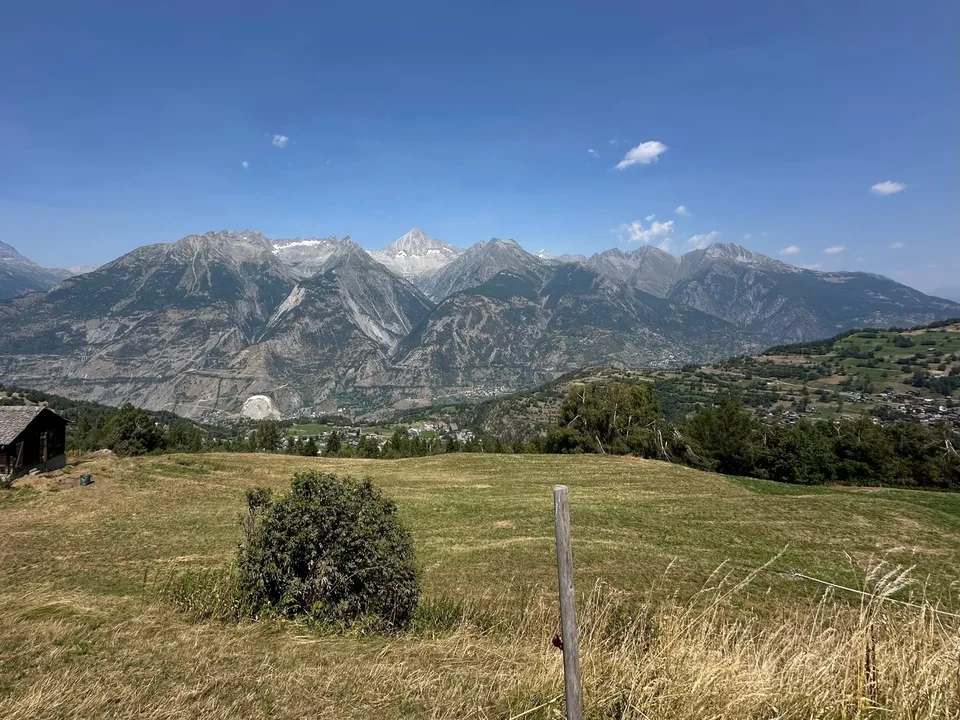 Ruhe, Natur und Aussicht - wunderschönes Chalet in Unterbäch