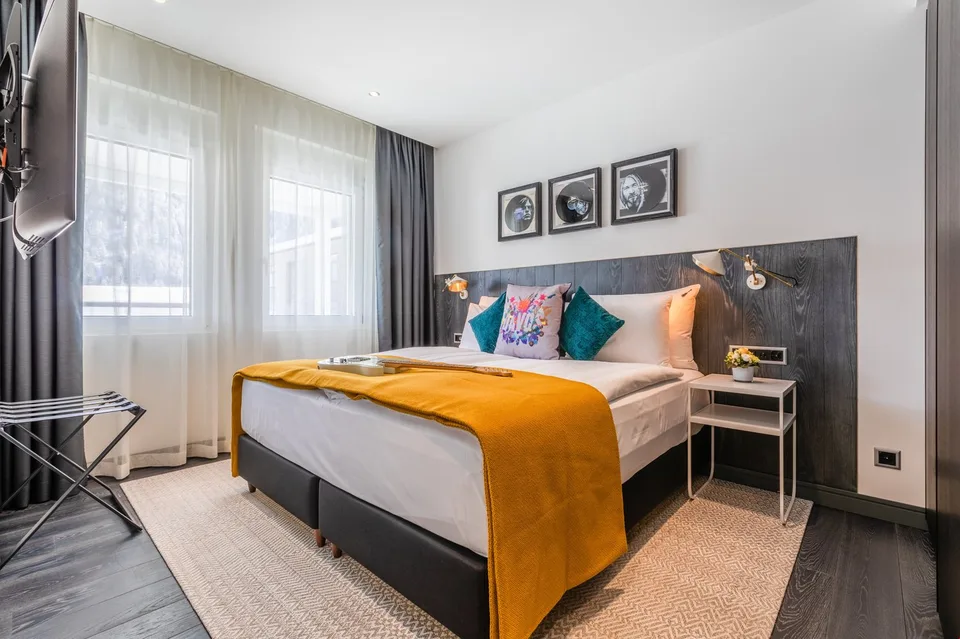 Residenz  908 (2024)