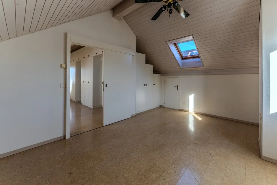 Grosszügiges Einfamilienhaus mit Weitblick auf den Baldeggersee – Foto 12 von 13