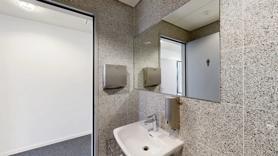 Representative office/commercial space with a far-reaching view - Work where success begins – photo 10 of 15