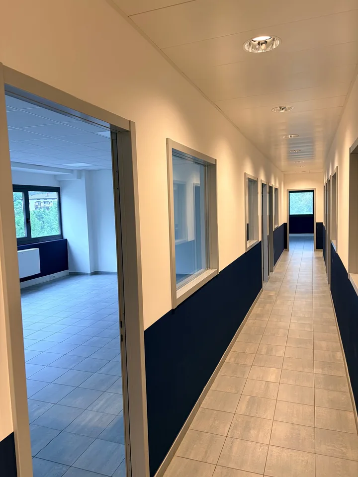 Gravesano - Moderne Büros mit Parkplätzen zur Miete