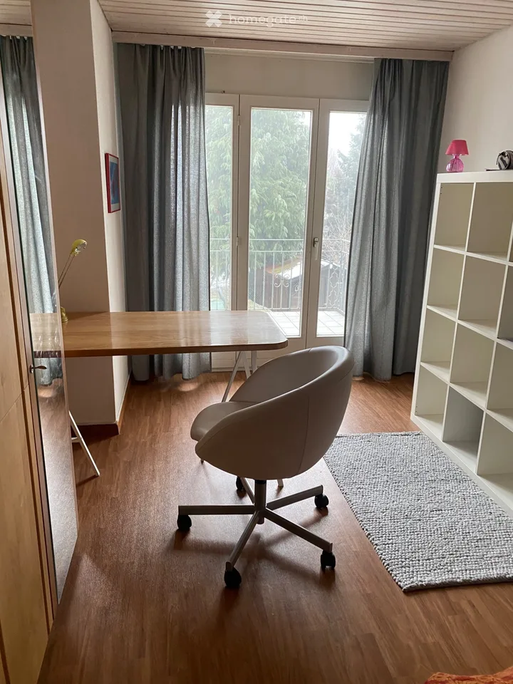 Schönes Zimmer für Wochenaufenthalter/in
