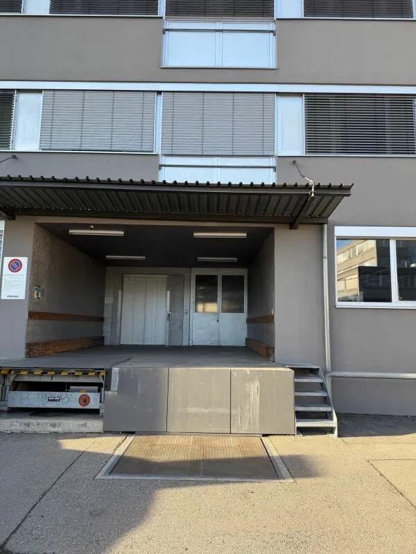 Ihr neuer Firmenstandort; 597 m2 Büro- und Dienstleistungsräume im Erdgeschoss mit direktem Zugang über Rampe – Foto 6 von 7