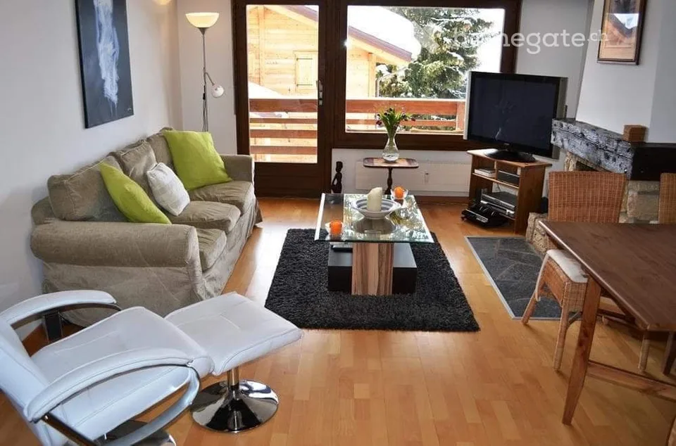 Modern 3.5-Room Apartment in Verbier with Stunning Alpine Views
