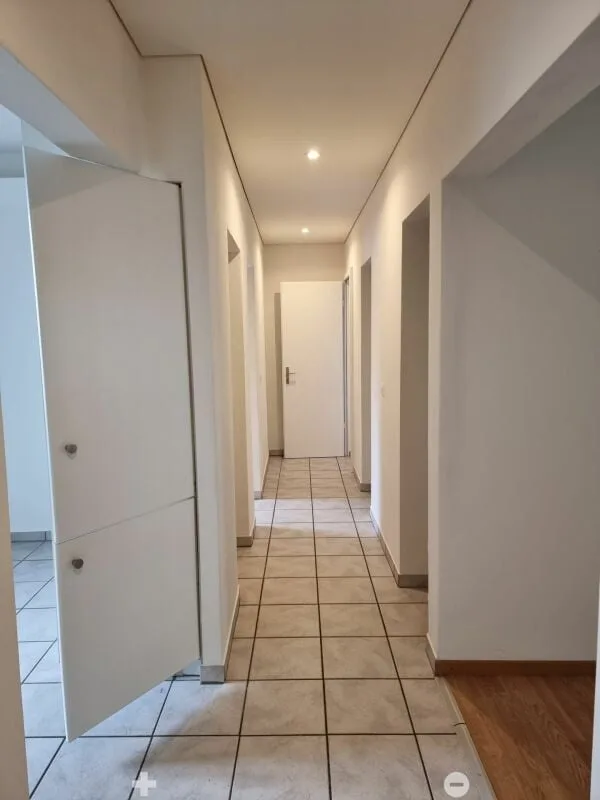 Grosszügige 4.5-Zimmer-Erdgeschosswohnung mit Aussensitzplatz – Foto 6 von 10
