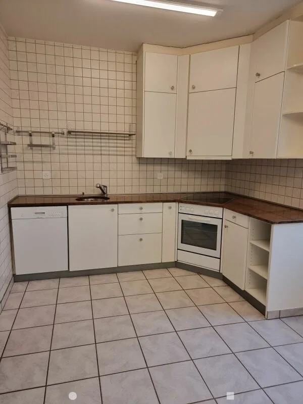 Grosszügige 4.5-Zimmer-Erdgeschosswohnung mit Aussensitzplatz