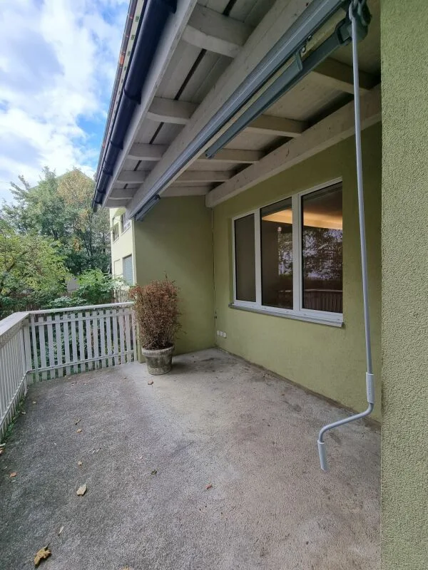 Grosszügige 4.5-Zimmer-Erdgeschosswohnung mit Aussensitzplatz – Foto 9 von 10
