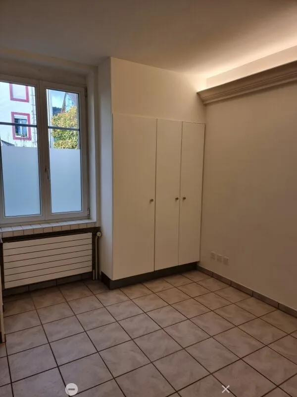 Spacious 4.5-room ground-floor apartment with outdoor seating area