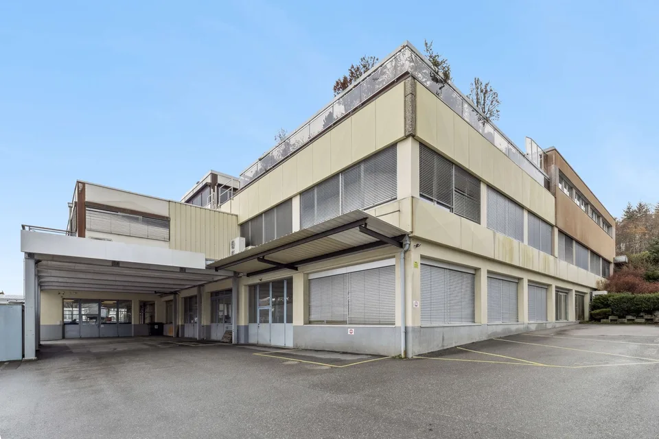 Surface industrielle avec bureaux  ZI Budron  1131 m² + bureaux  Accès indépendant & parkings