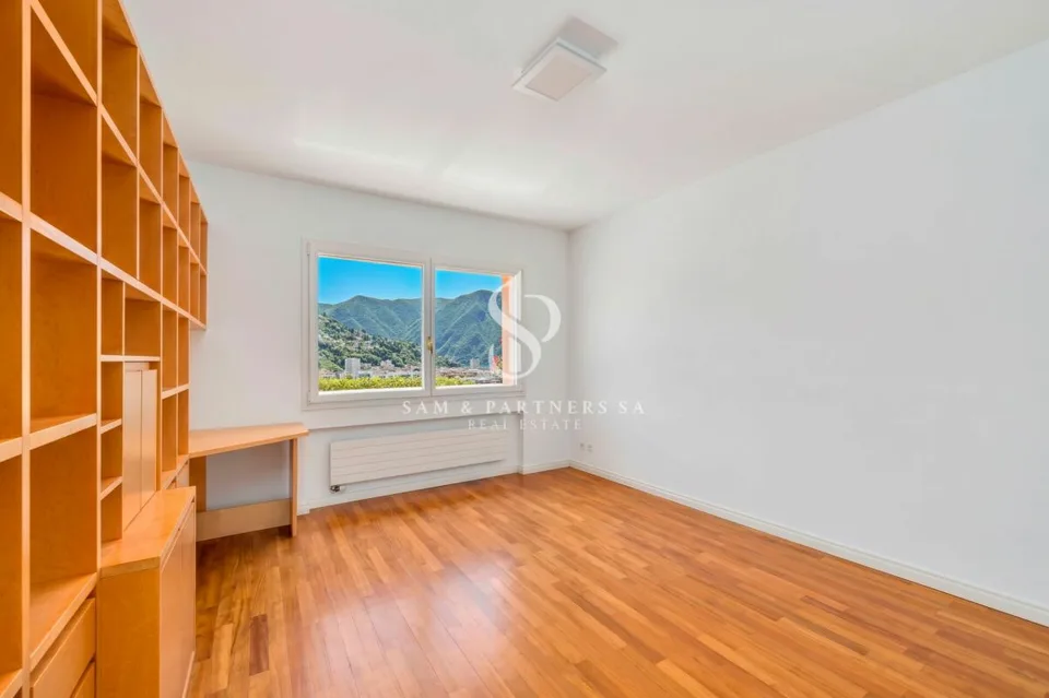 Exklusive Panorama-Eigenschaft mit Seeblick – Foto 18 von 19