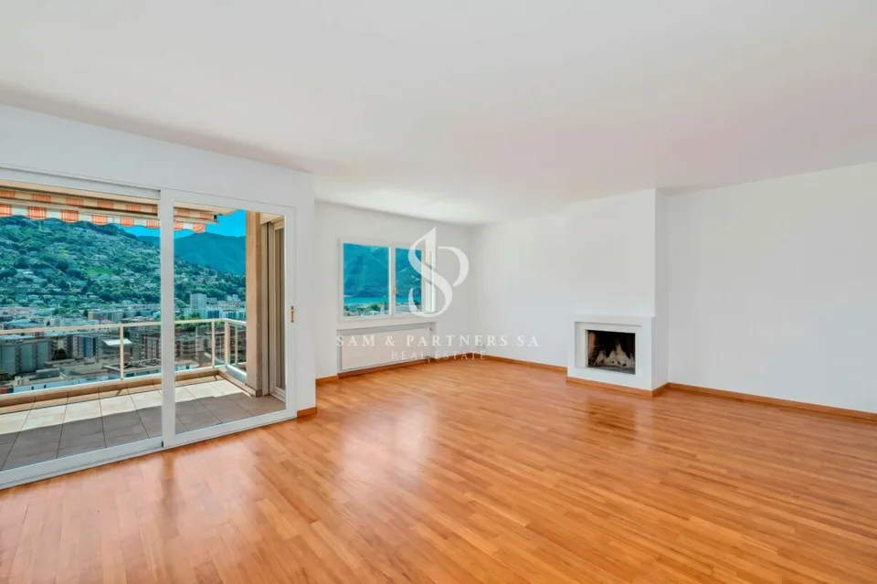 Exklusive Panorama-Eigenschaft mit Seeblick – Foto 12 von 19