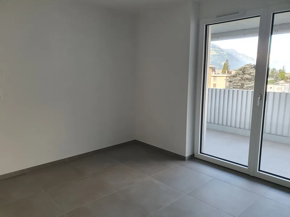 Appartamento moderno di 3,5 locali a Conthey – Vista sulle montagne & disponibile immediatamente – foto 10 di 18