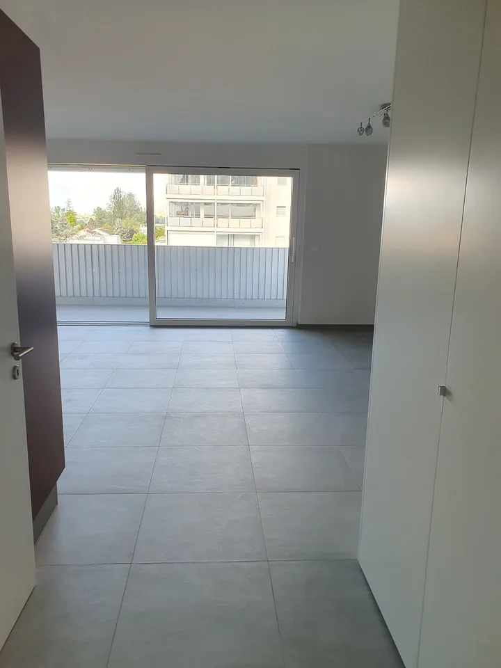 Appartamento moderno di 3,5 locali a Conthey – Vista sulle montagne & disponibile immediatamente – foto 7 di 18