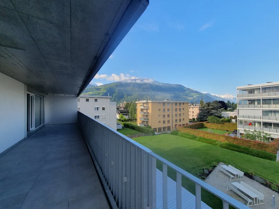Appartement moderne de 3,5 pièces à Conthey – Vue sur les montagnes & disponible immédiatement