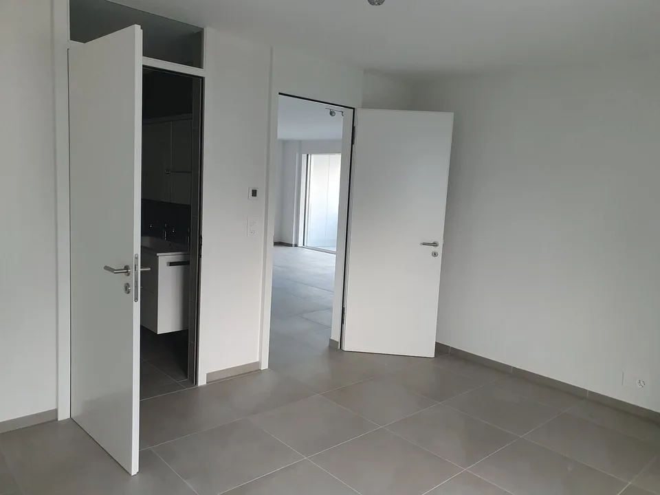 Appartamento moderno di 3,5 locali a Conthey – Vista sulle montagne & disponibile immediatamente – foto 12 di 18