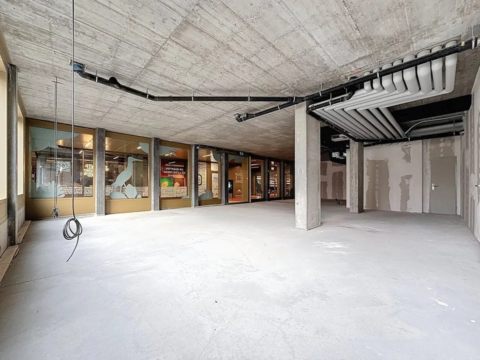 Zu vermieten - Lage n1 - Arcade 142.22 m² auf dem Platz am Bahnhof (Sion) – Foto 6 von 6