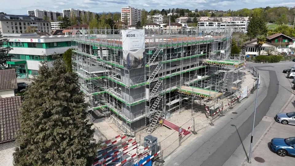 3 surfaces of 356 m2 per floor (ground + 1st + 2nd floor), total 1'068 m2 – photo 6 of 9