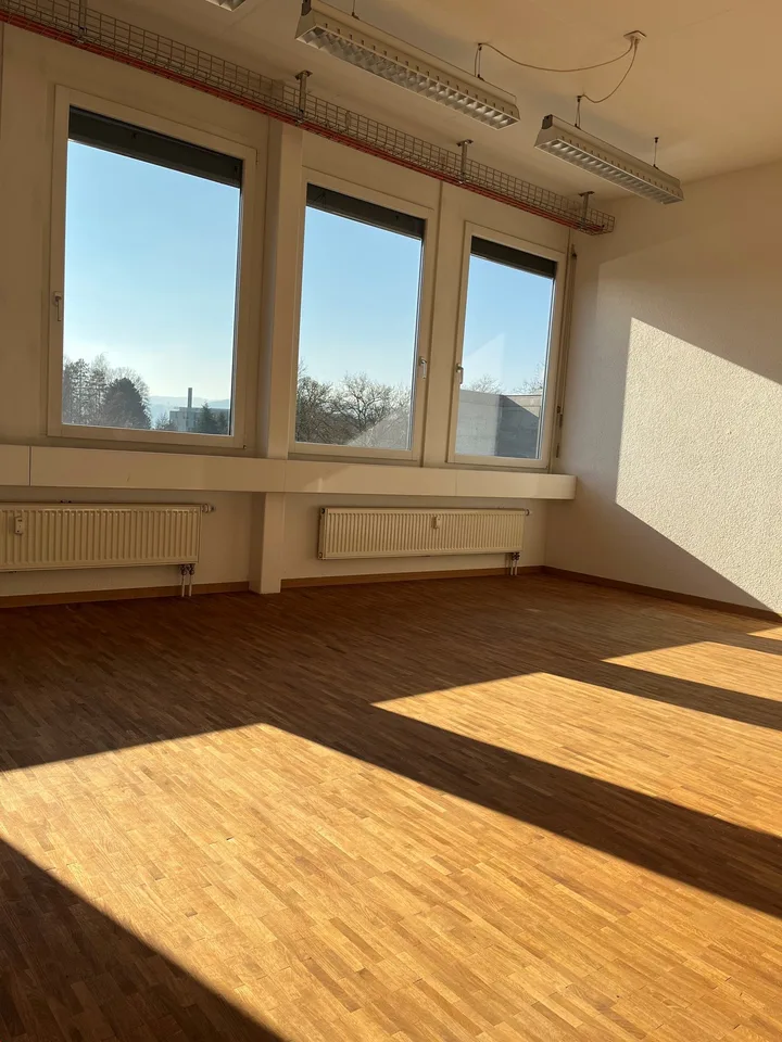 Spazi ufficio luminosi a Galgenfeld tra 25/35/67m2