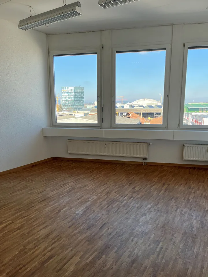 Spazi ufficio luminosi a Galgenfeld tra 25/35/67m2