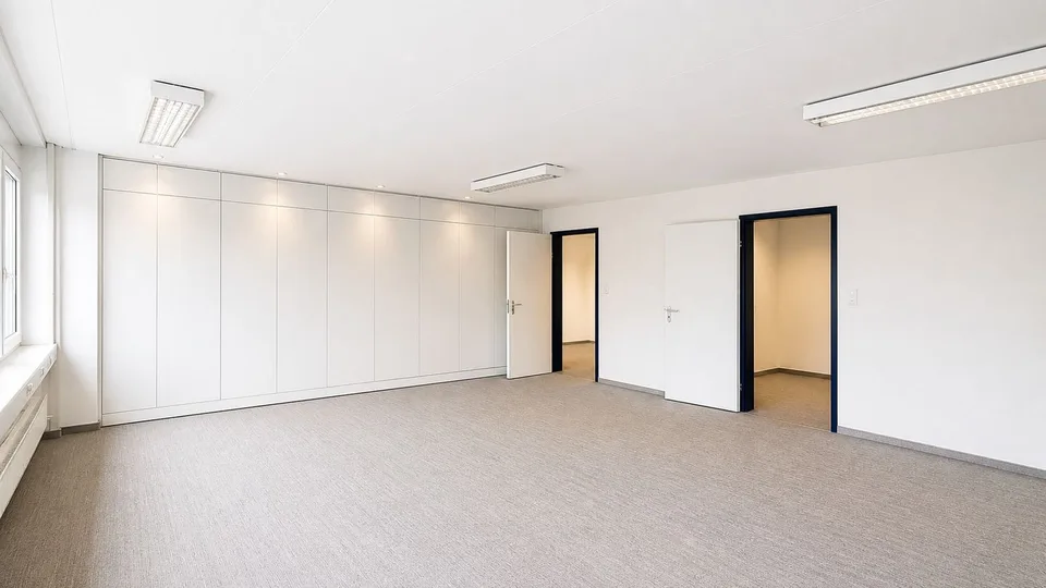 "Zweckmässige Büroflächen - bestehende Unterteilungen!"