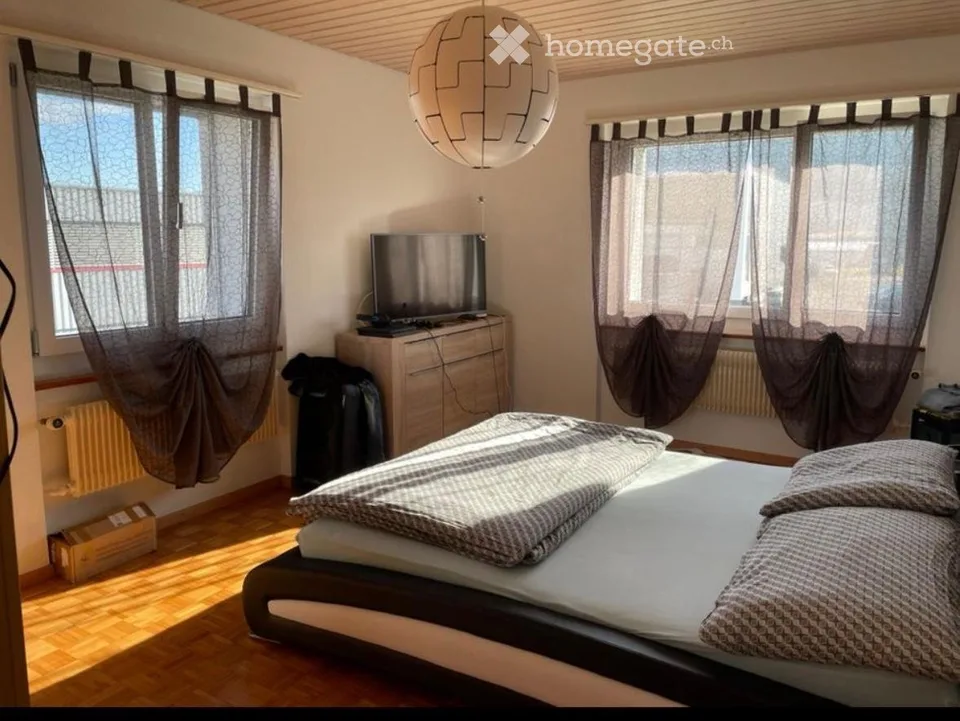 Casa spaziosa di 4.5 locali con grande giardino chiuso