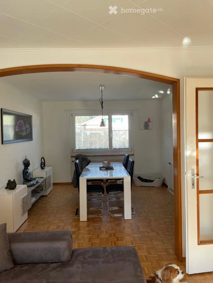 Casa spaziosa di 4.5 locali con grande giardino chiuso