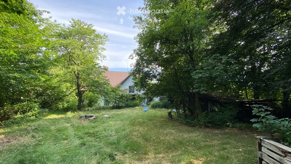 Schönes Mansardenzimmer in xl Familienhaus zu vermieten
