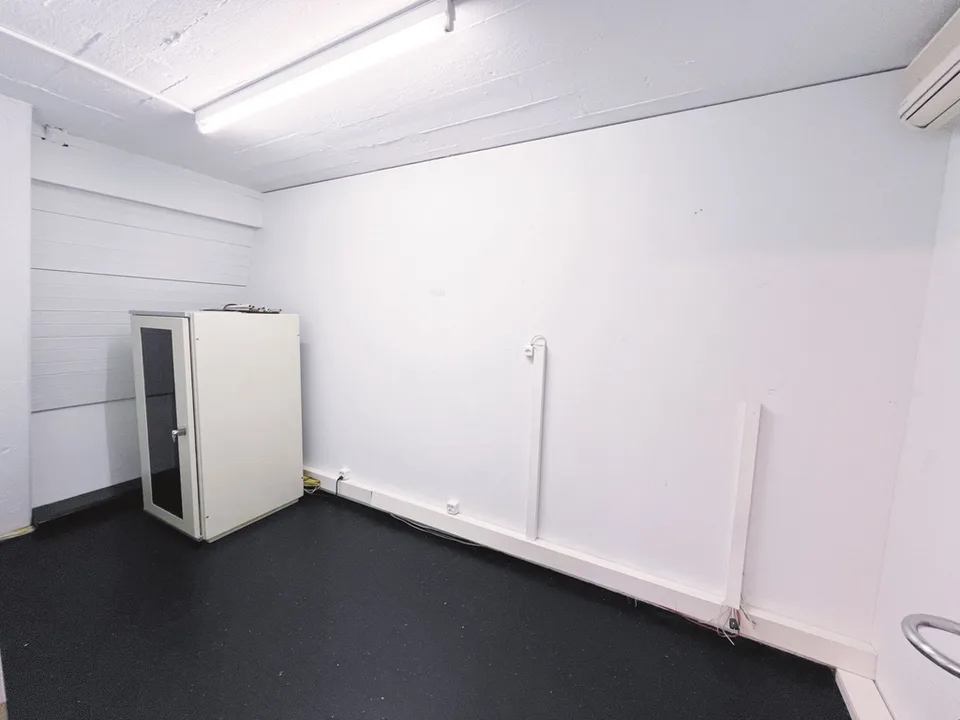 Office space near the train station – photo 10 of 11