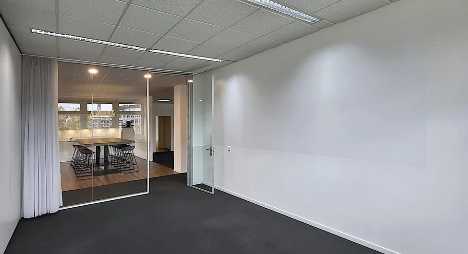 Exciting, air-conditioned commercial/office spaces in Urdorf! – photo 8 of 14