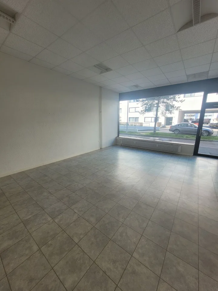 Attraktive Gewerbefläche im EG  ideal für Verkauf, Büro oder Showroom
