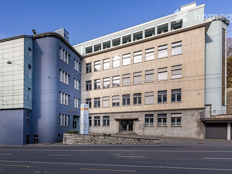 Attraktive Büro-/Atelierräumlichkeiten mit Industrie-Charme an Top-Lage am Rhein
