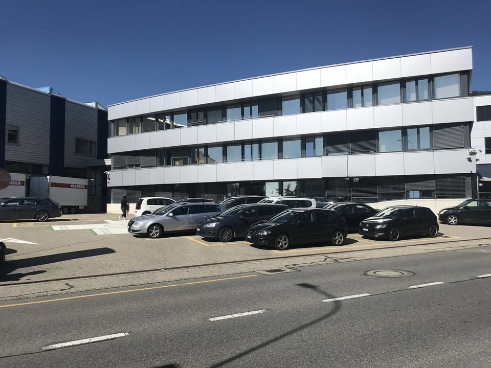 Dépôt 128 m2 - idéal utilitaires/camions