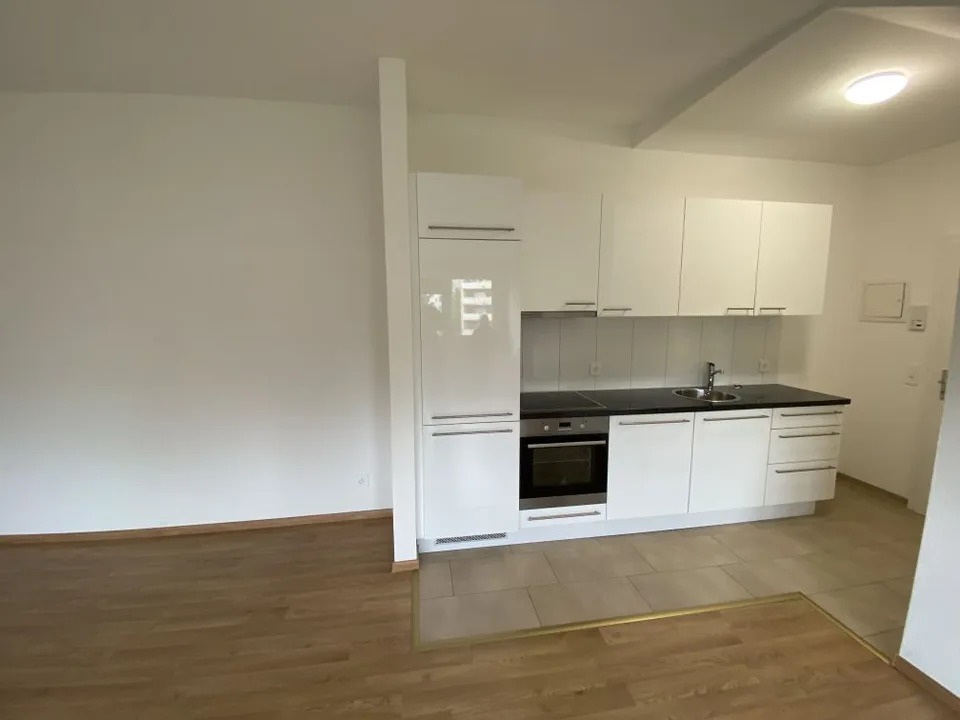 Renovierte 2.5-Zimmer-Wohnung im 3. OG in Brügg BE verfügbar – Foto 6 von 11