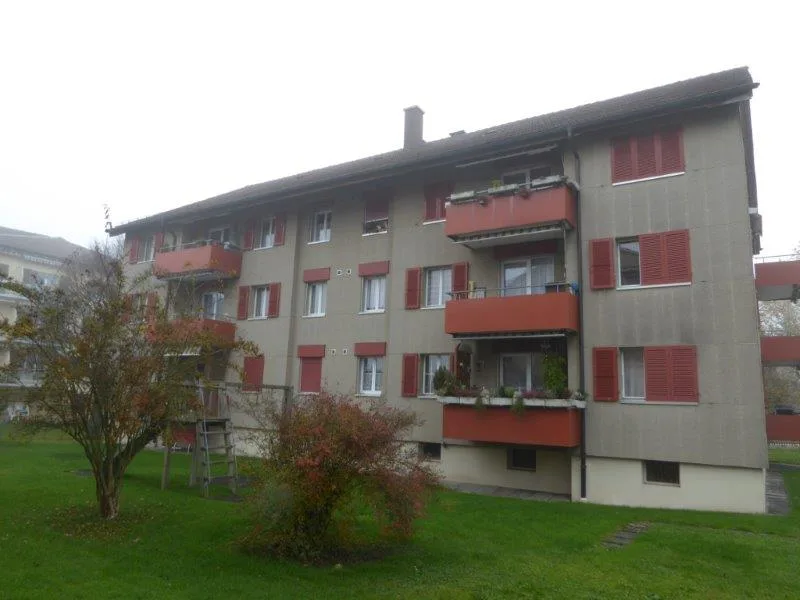 Renovierte 2.5-Zimmer-Wohnung im 3. OG in Brügg BE  verfügbar