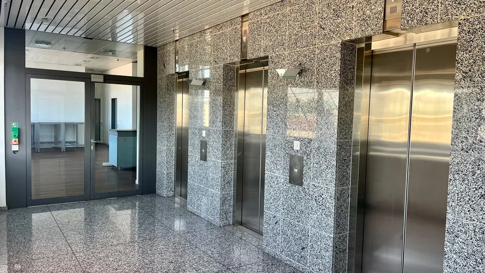 1100 m2- 2'500 m2 Büroflächen an bester Lage beim Glattpark