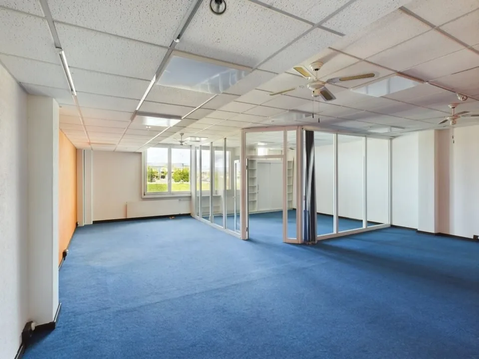 Büro von 86 m2 in einem Verwaltungszentrum mit hohem Fußgängeraufkommen, Crissier