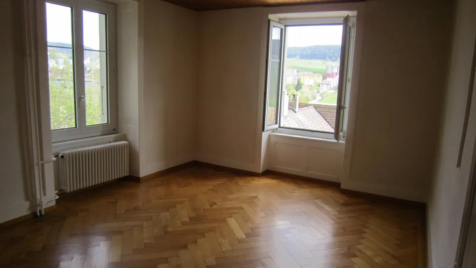 Große 4,5-Zimmer-Wohnung mit Balkon – Foto 6 von 7