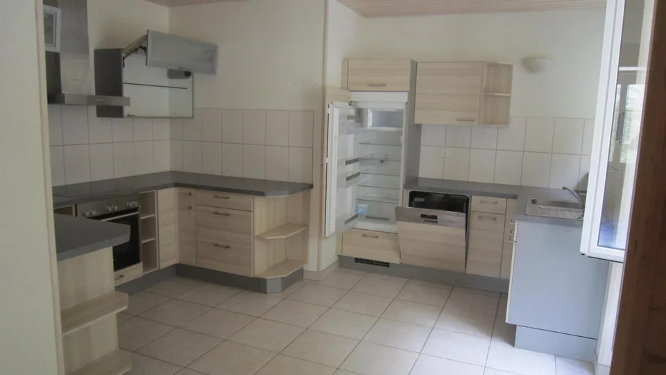 Grand appartement de 4,5 pièces avec balcon