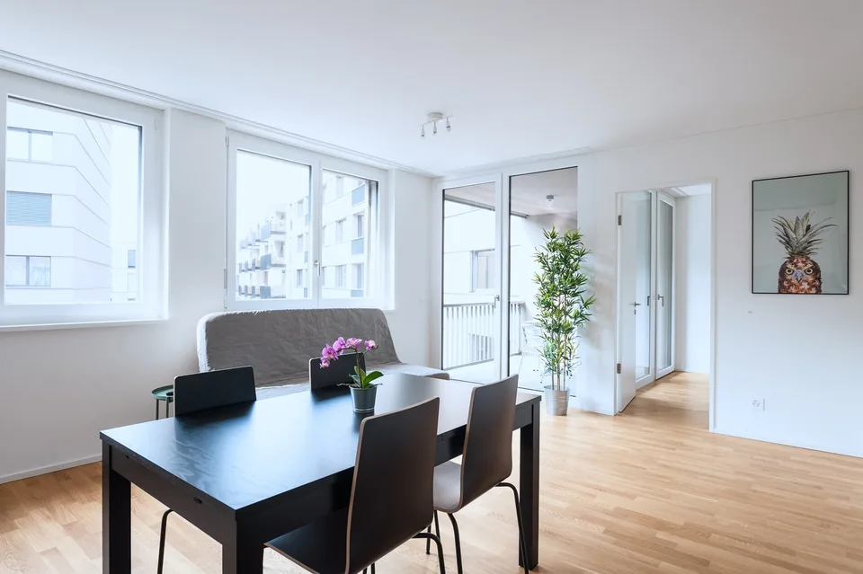 Moderne 2.5-Zimmer-Wohnung mit Balkon in Basel