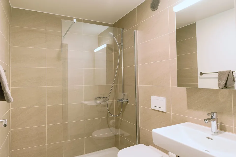Moderne 2.5-Zimmer-Wohnung mit Balkon in Basel – photo 12 of 12
