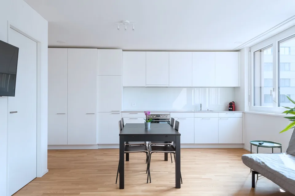 Moderne 2.5-Zimmer-Wohnung mit Balkon in Basel – photo 8 of 12