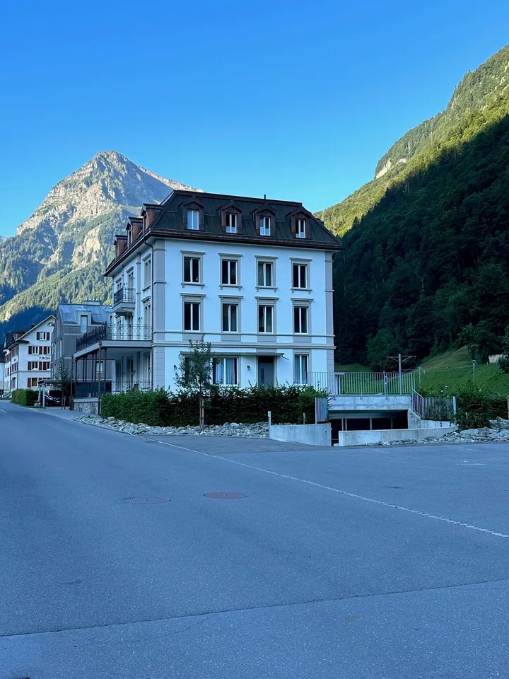 Modernes Wohnen inmitten der Glarner Bergwelt
