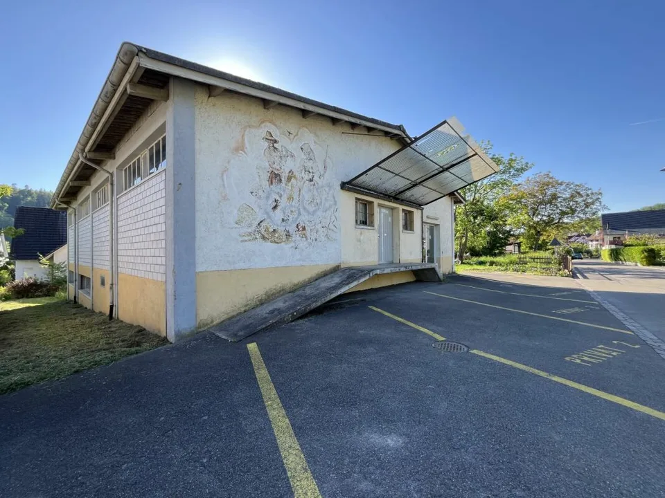 Viel Platz für Ihr Lager oder Hobby : 170 m² an zentraler Lage in Glattfelden zu vermieten