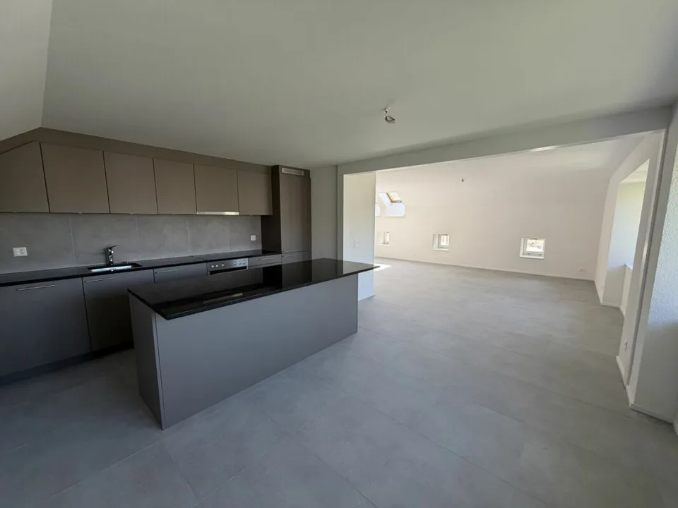 Sonvilier, prächtige 5.5-Zimmer-Wohnung im 4. Stock - NEU